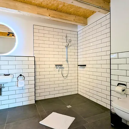 Andriss - Stilvolle Lofts&penthouses - Premium Wohnen Mit Parkplatz&workstations Apartment *